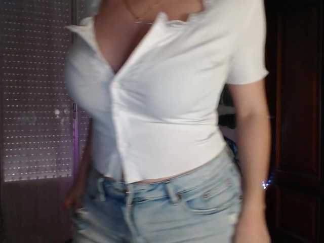 Alina-Lovely live cam on BongaCams
