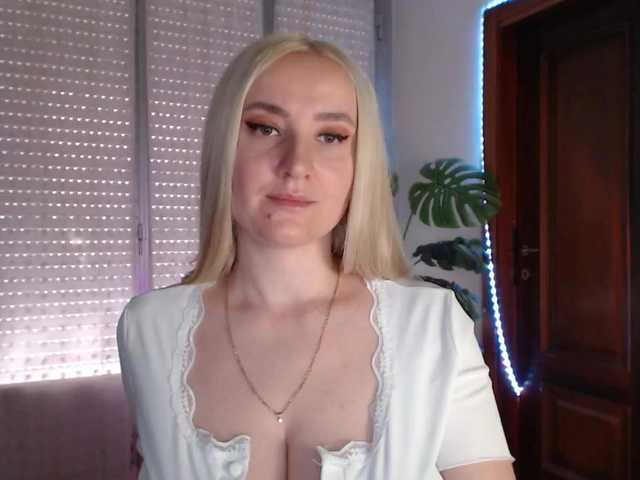 Alina-Lovely's BongaCams show and profile
