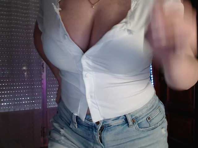 Alina-Lovely's BongaCams show and profile