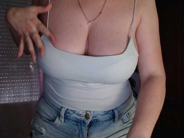 Alina-Lovely live cam on BongaCams
