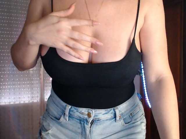 Alina-Lovely live cam on BongaCams