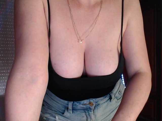 Alina-Lovely Live Cam on BongaCams