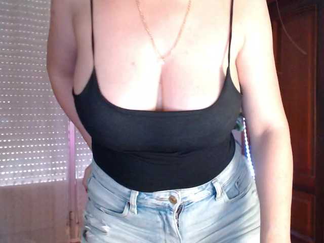 Alina-Lovely live cam