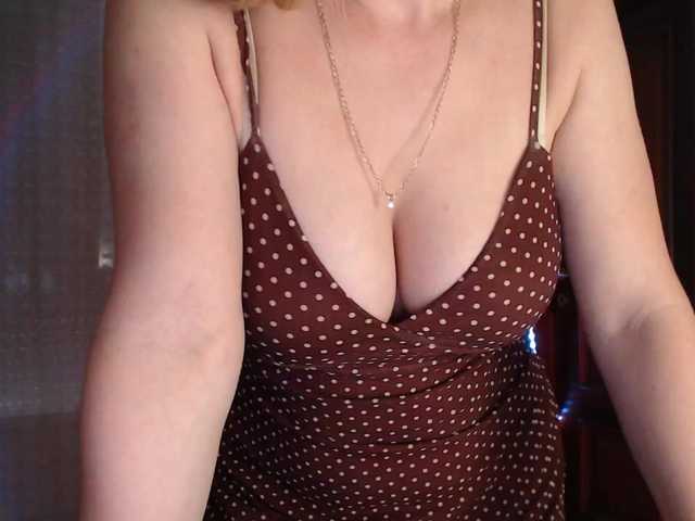 Alina-Lovely live cam on BongaCams