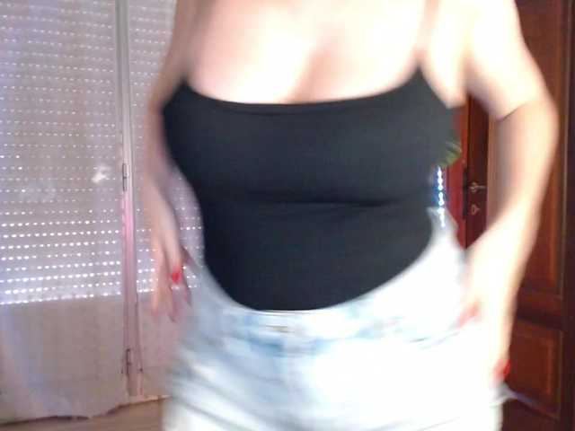 Alina-Lovely live webcam show