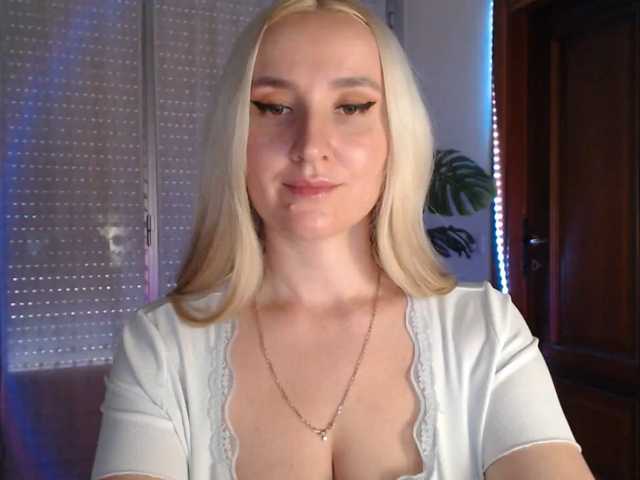 Alina-Lovely live cam on BongaCams