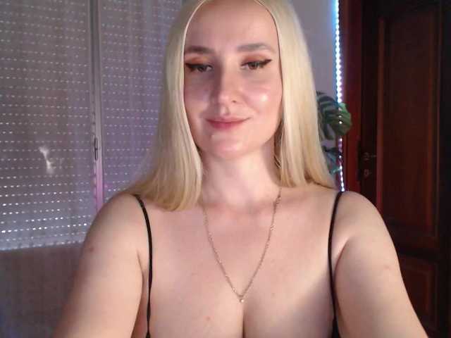 Alina-Lovely live cam on BongaCams