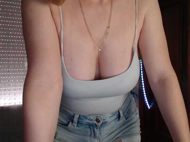 Alina-Lovely live cam