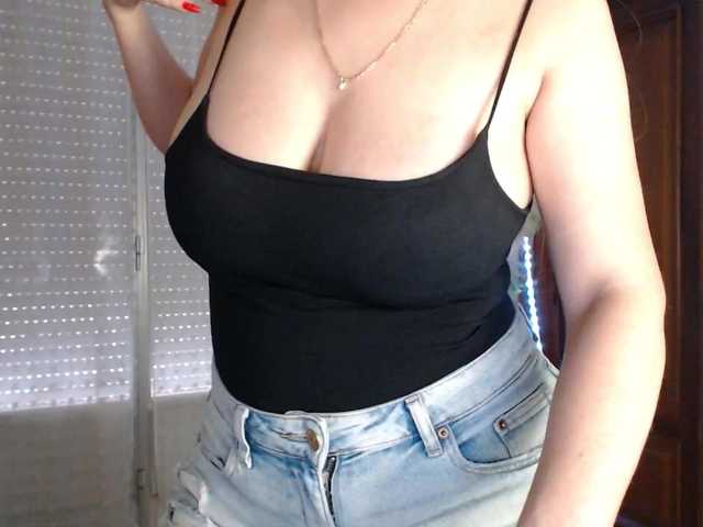 Alina-Lovely live webcam show