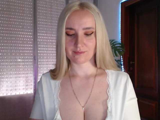 Alina-Lovely's BongaCams show and profile