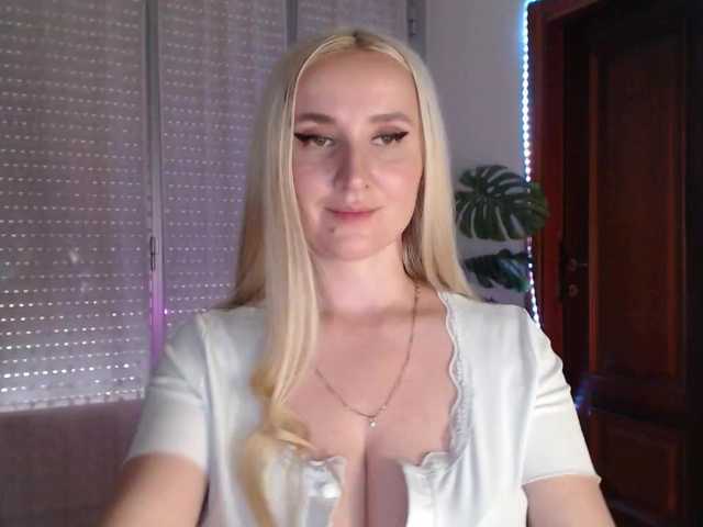 Alina-Lovely live cam on BongaCams