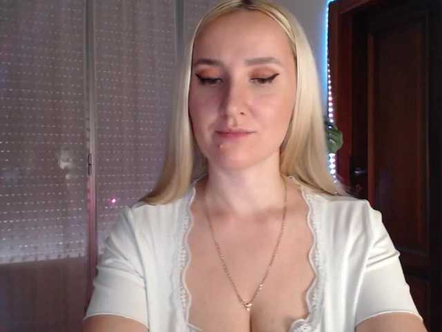 Alina-Lovely live cam on BongaCams