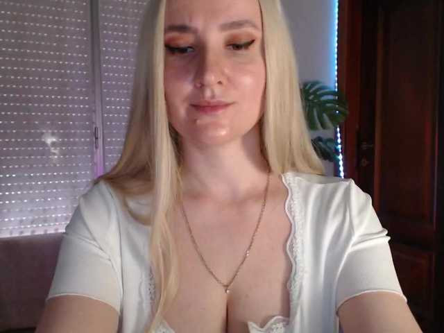 Alina-Lovely's BongaCams show and profile