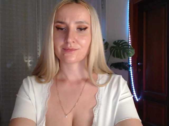 Alina-Lovely live cam on BongaCams