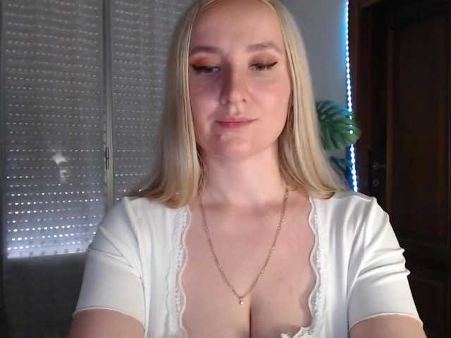 Alina-Lovely's BongaCams show and profile