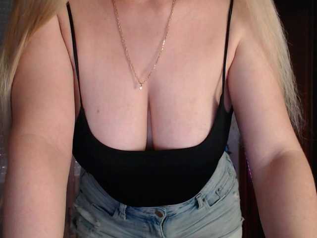 Alina-Lovely live cam on BongaCams