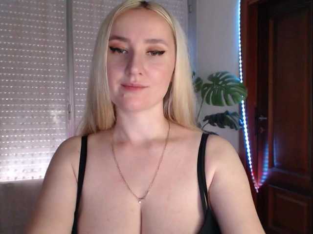 Alina-Lovely live cam on BongaCams