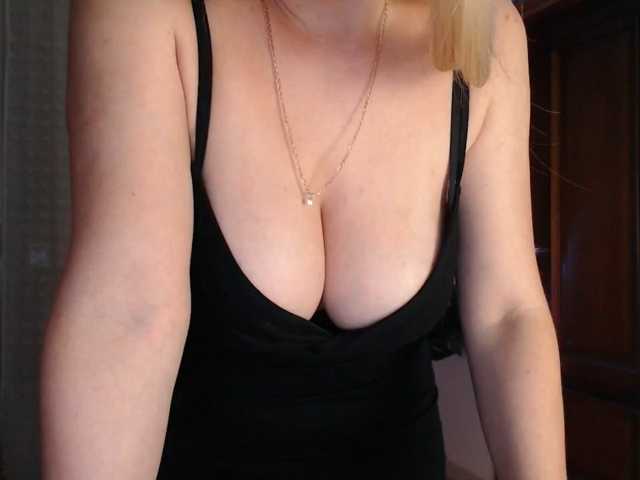 Alina-Lovely live cam on BongaCams
