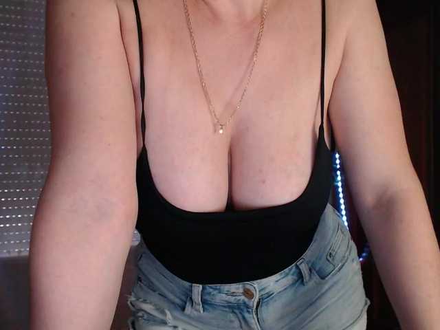 Alina-Lovely live webcam show