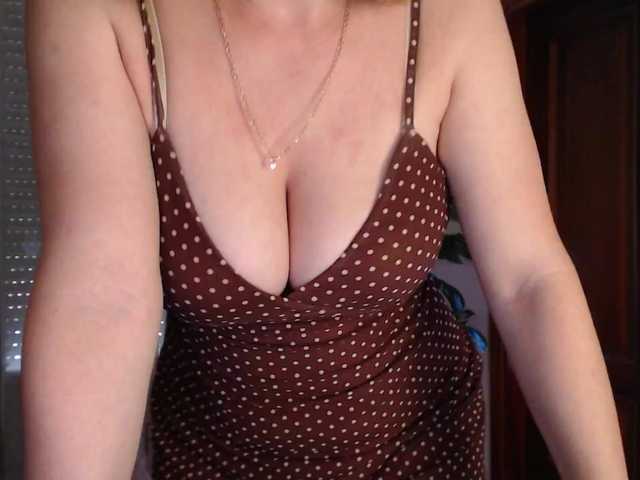 Alina-Lovely live cam on BongaCams