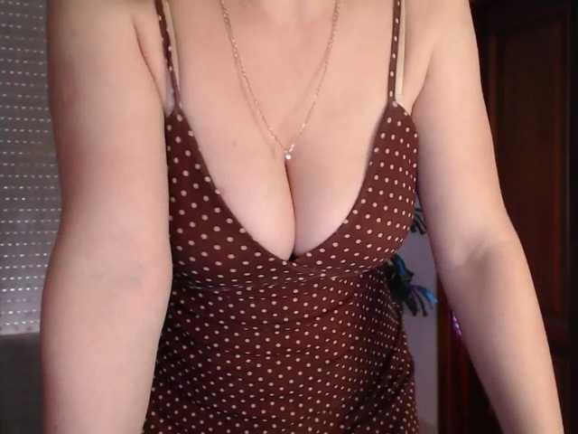 Alina-Lovely live cam