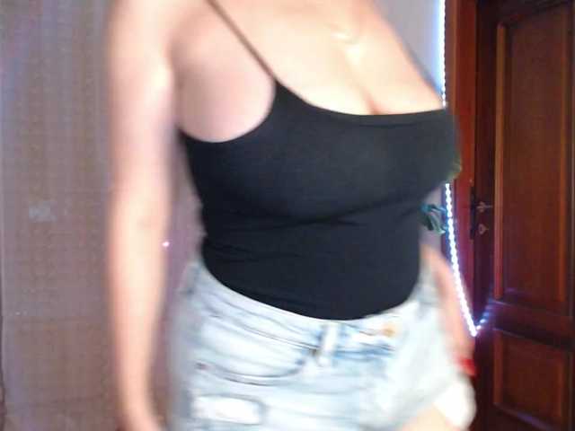 Alina-Lovely live cam on BongaCams
