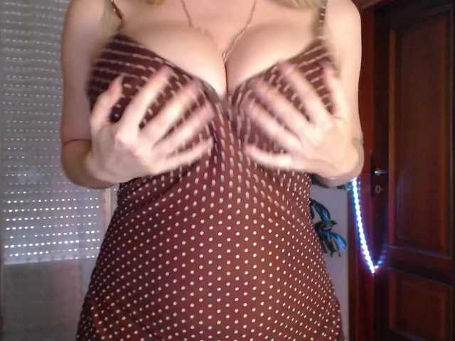 Alina-Lovely live cam