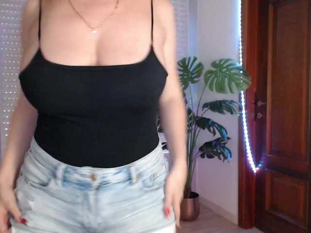 Alina-Lovely live webcam show