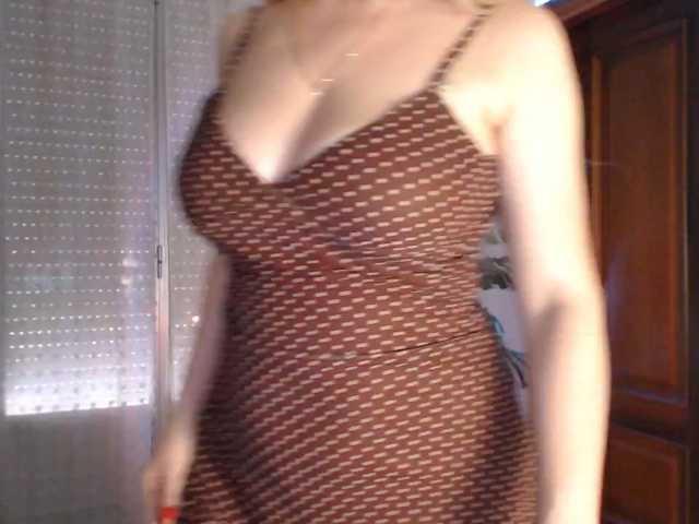 Alina-Lovely live cam on BongaCams
