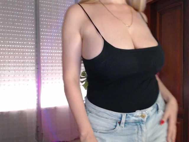 Alina-Lovely live webcam show