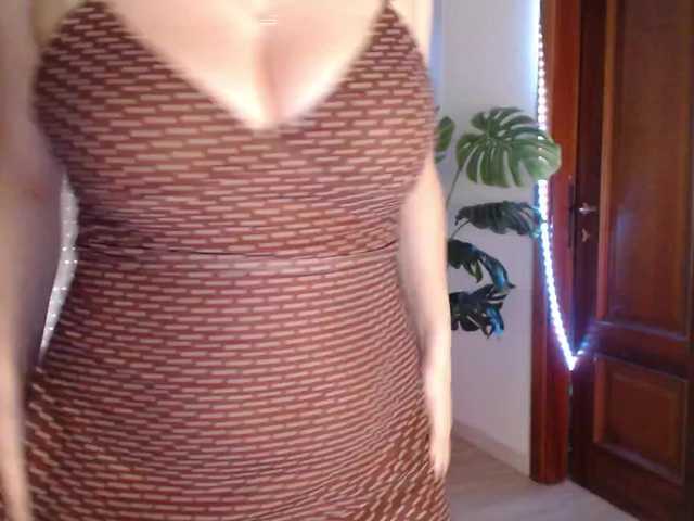 Alina-Lovely live cam on BongaCams