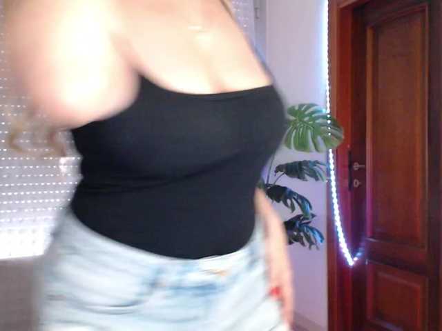 Alina-Lovely live webcam show