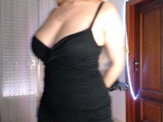 Alina-Lovely live cam on BongaCams