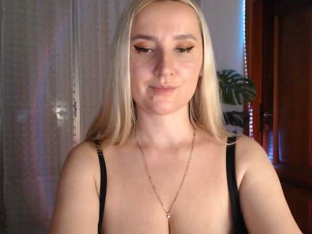 Alina-Lovely live cam on BongaCams