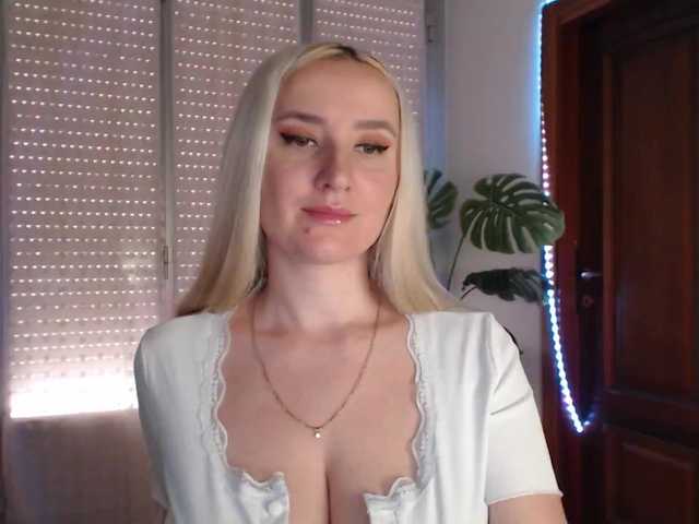 Alina-Lovely live cam on BongaCams