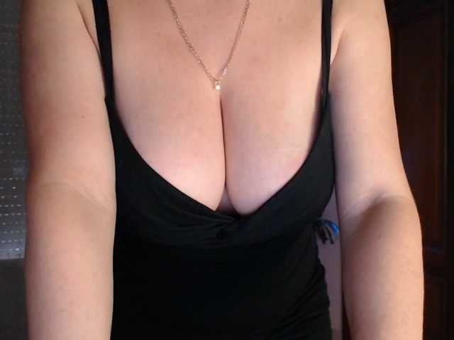 Alina-Lovely, live now on BongaCams