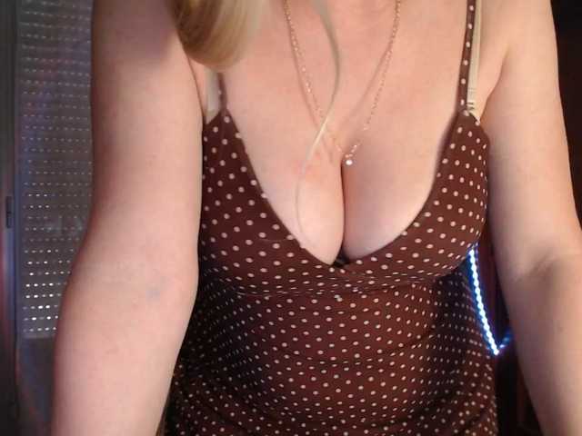 Alina-Lovely live cam on BongaCams
