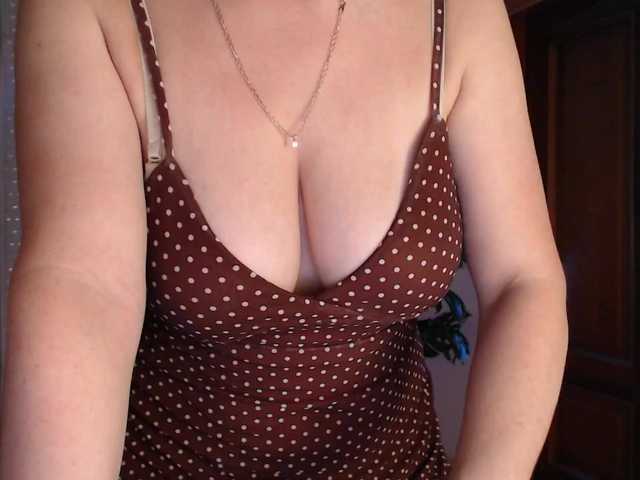 Alina-Lovely live cam on BongaCams