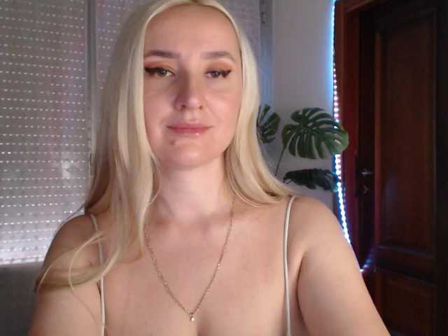 Alina-Lovely live cam on BongaCams