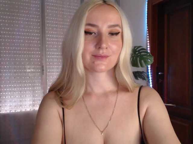 Alina-Lovely live cam on BongaCams