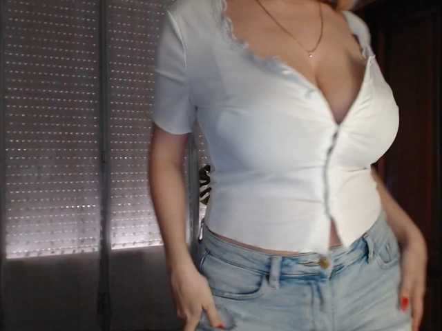 Alina-Lovely live cam on BongaCams