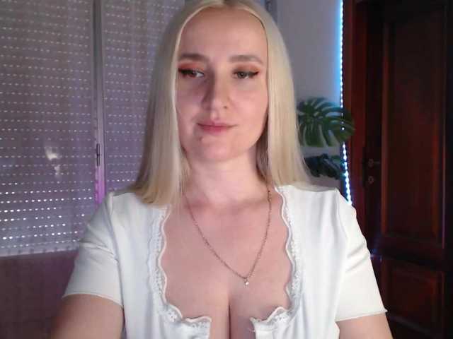 Alina-Lovely's BongaCams show and profile