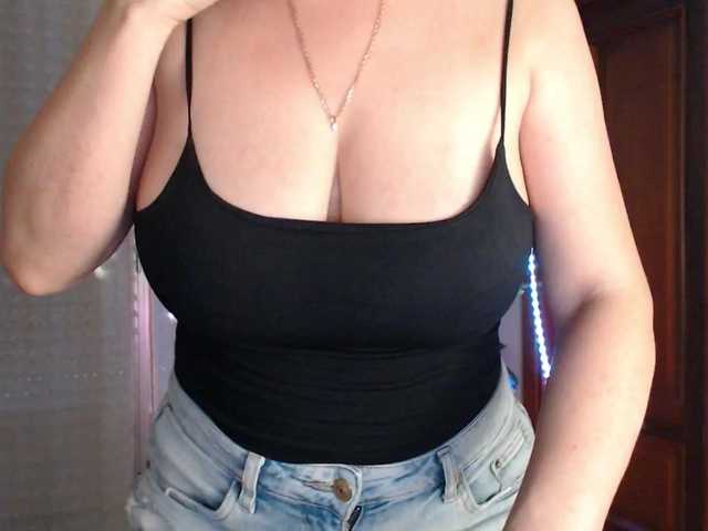 Alina-Lovely live webcam show