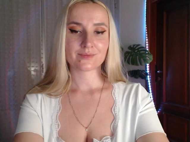 Alina-Lovely live cam on BongaCams