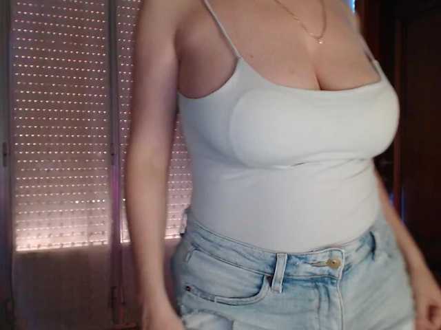 Alina-Lovely live cam on BongaCams
