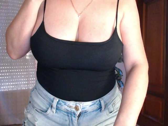 Alina-Lovely live webcam show