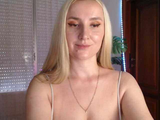 Alina-Lovely live cam on BongaCams