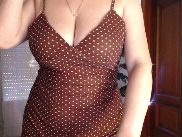 Alina-Lovely live cam on BongaCams
