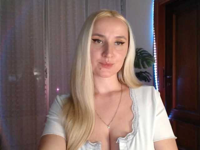 Alina-Lovely live cam on BongaCams