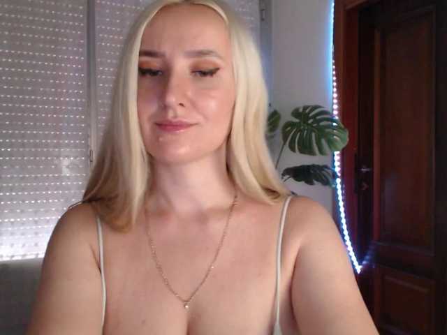 Alina-Lovely live cam on BongaCams